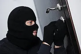 تفسير السرقة في الحلم: دلالاتها وتأويلات العلماء الإسلاميين