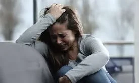 تفسير حلم البكاء الشديد للعزباء والمتزوجة وللرجل | معاني دقيقة شاملة