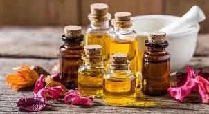 أنواع زيوت المساج: دليلك الشامل لاختيار الأفضل