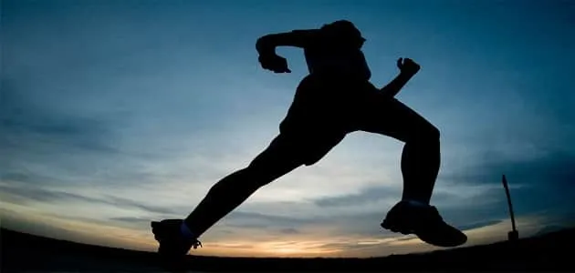 تفسير حلم رجل يلاحقني - دلالات روحانية ونفسية